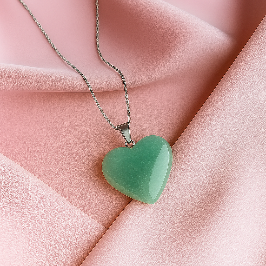 GreenAventurineheartpendant_3.png