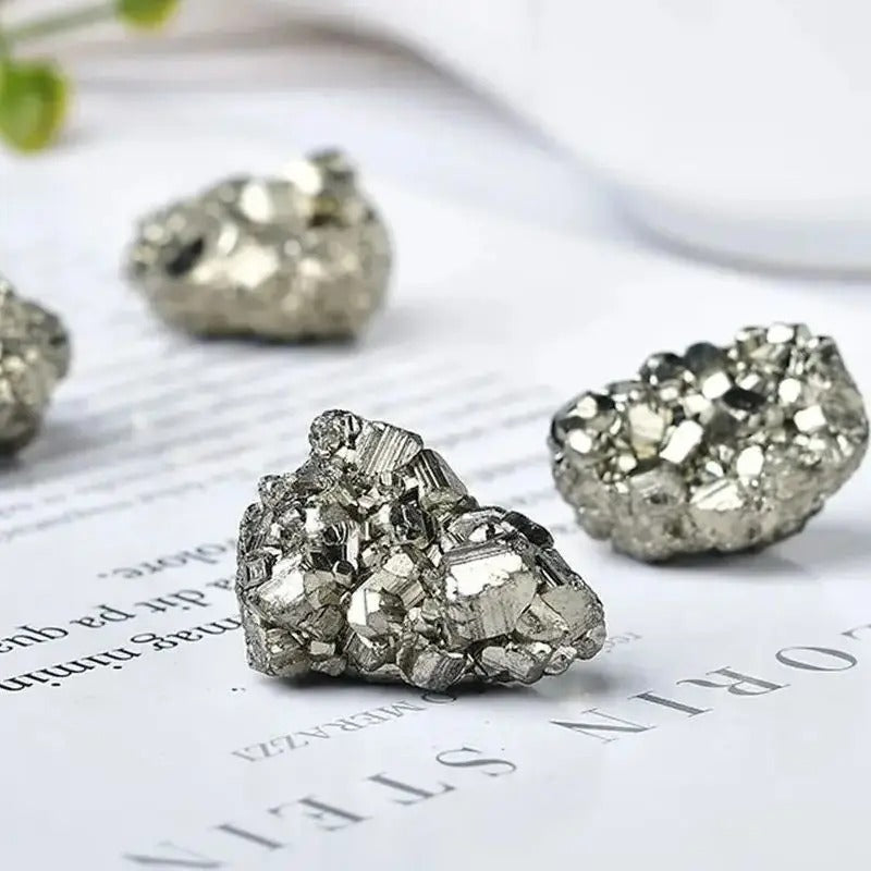 Raw Pyrite stone : Stone of Wealth Abundance - sattvagem