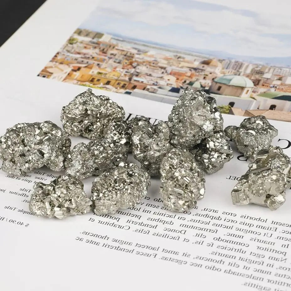 Raw Pyrite stone : Stone of Wealth Abundance - sattvagem